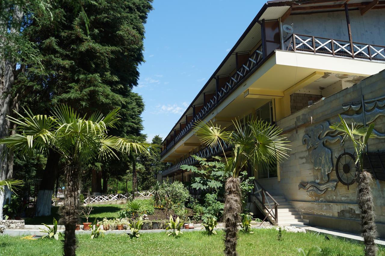 Pitsunda Hotel Exterior foto